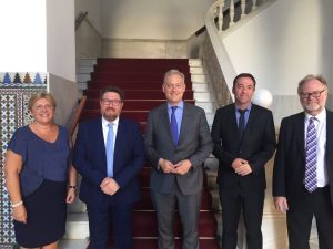 consejero andaluz embajador britanico
