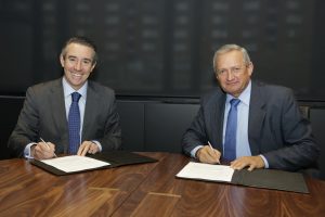 firma acuerdo caixabanc y cooperativas agro alimentarias