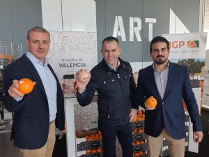 José E. Sanz Gerente de IGP Iván Talens Bartender y Víctor Fuster Vocal de IGP naranja de valencia