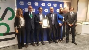 entrega del Certificado IPS de Sostenibilidad a la Agencia EFE