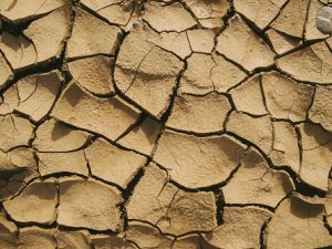 Foto-suelo-falta-agua sequía riego