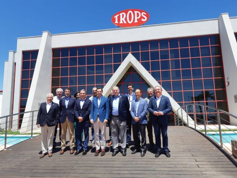 TROPS visita presidente Junta Andalucía Juanma Moreno