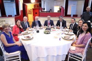 tecnova encuentro empresarial Mesa presidencial