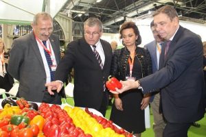 Visita ministro Stand HORTIESPAÑA y APROA