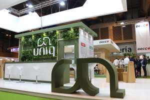 uniq stand fruit attraction