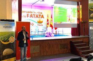José Miguel Fernández, responsable de Microbiológicos en Koppert España, durante su intervención en la Jornada de Patata de El Carpio (Valladolid)