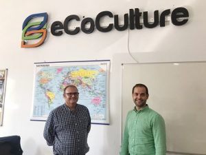 gerente de Ecoculture, Ángel Ruiz Serna, junto a Julio Rodríguez