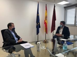 La Región de Murcia es líder nacional en exportación de zumos, un sector que produce anualmente por valor de 780 millones de euros y mantiene cerca de 2.200 empleos directos.