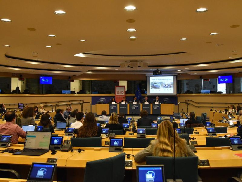 Parlamento Europeo charla NGT Foto Marcos Ros x