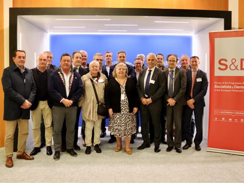 clara aguilera encuentro con cooperativas agroalimentarias