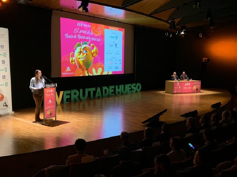 consejera murcia rubira congreso fruta hueso