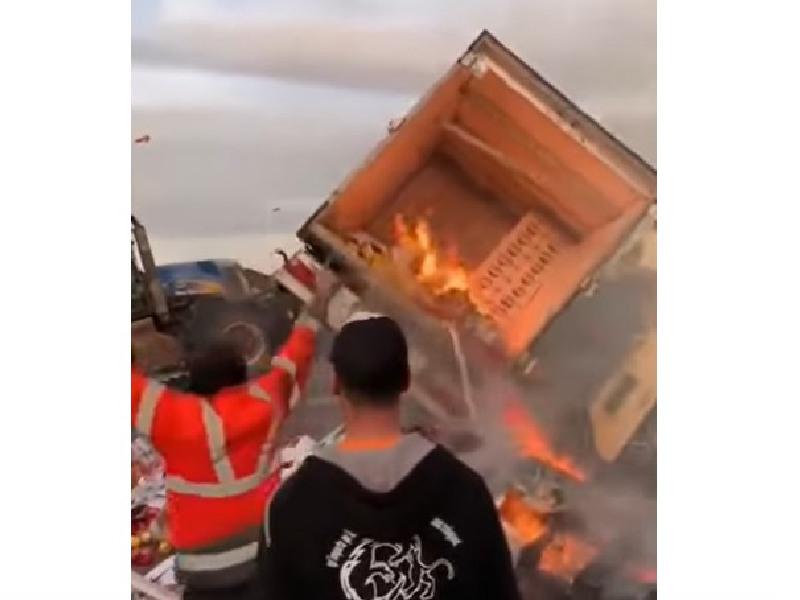 CAMION VOLCADO PROTESTAS FRANCIA VIDEO COEXPHAL