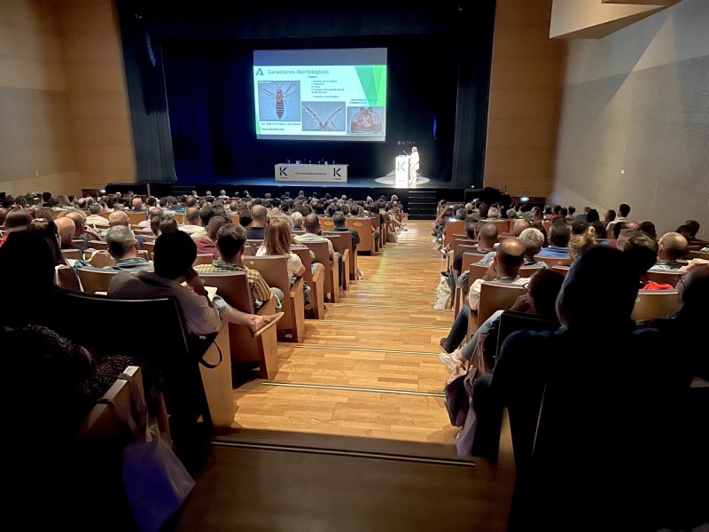 KOPPERT Loles Alcázar, del Laboratorio de Sanidad Vegetal de La Mojonera, durante su intervención