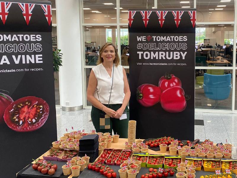 Harmoniz Julia Parry