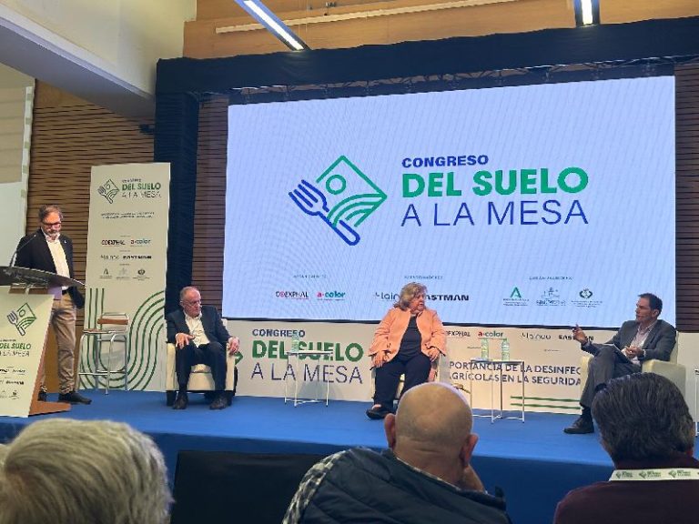 Clara Aguilera Congreso del Suelo a la Mesa