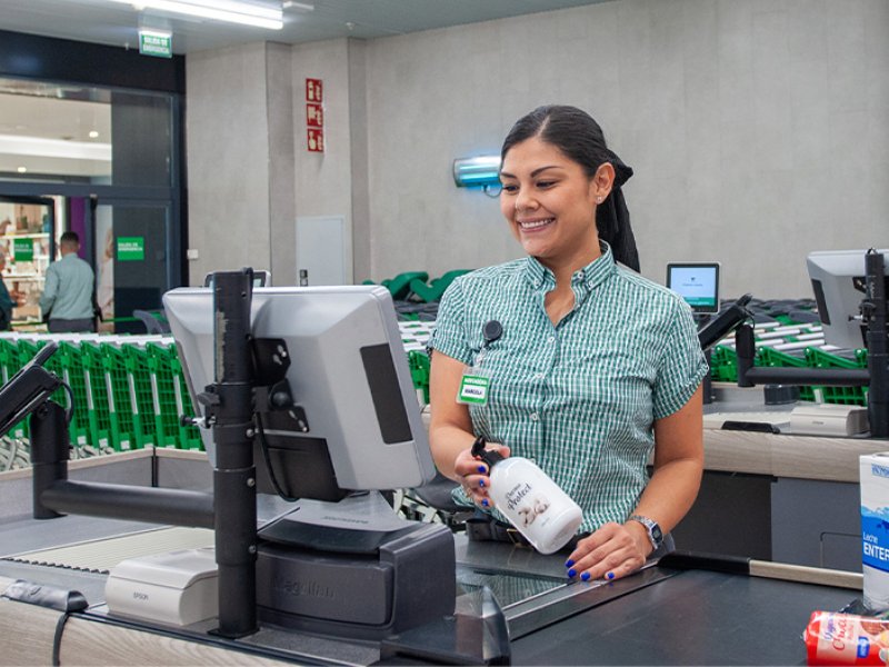 Mercadona empleada caja