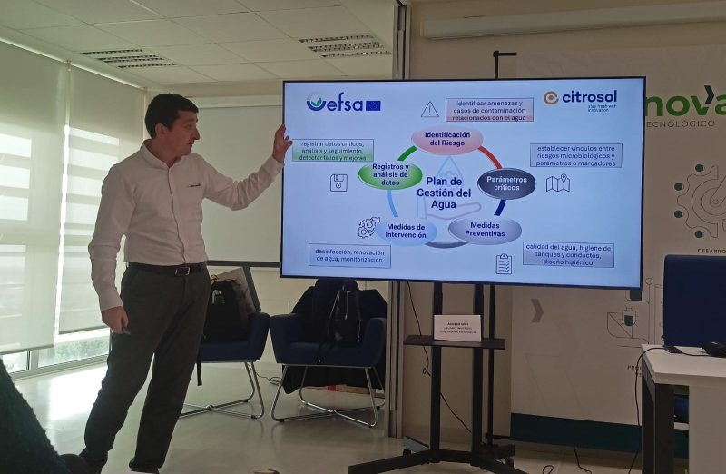 Martiěn Mottura, del Departamento de Postcosecha de Citrosol