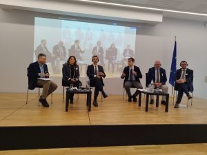 Mesa redonda foro AREFLH