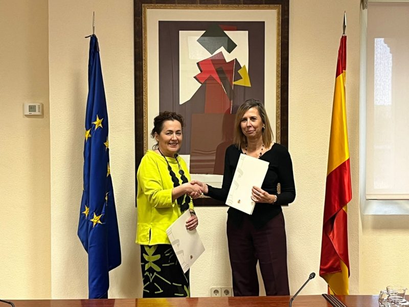 Firma acuerdo Ministerio de Educación & AECOC