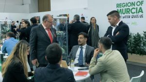 Imagen de la intensa actividad comercial en el stand de Proexport en la edición pasada (1)