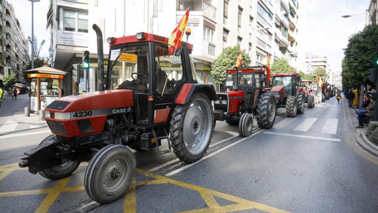 MANIFESTACIÓN-GRANADA-TRACTORES
