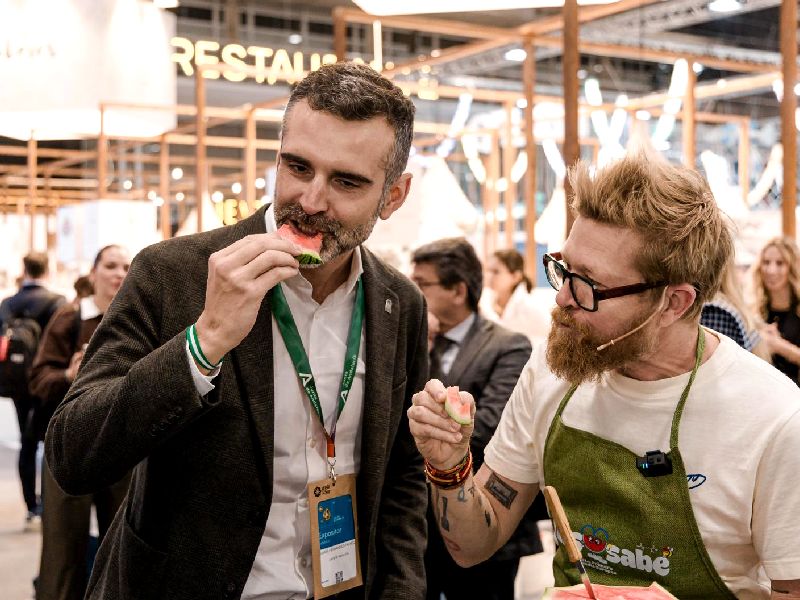 La sandía almeriense es protagonista en Salón Gourmets - consejero Agricultura andaluz y chef Daniel del Toro