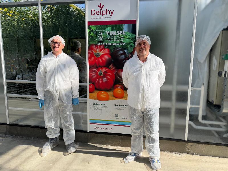 Nico Van Vliet y Francisco Sabio_Visita al YUKSEL EXPERIENCE SHOWCASE en Holanda