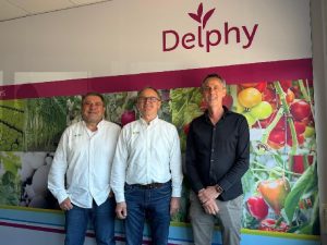Paco Sabio, Nico Van Vliet y Eric Poot, director del Improvement Centre de DelphyVisita al YUKSEL EXPERIENCE SHOWCASE en Holanda
