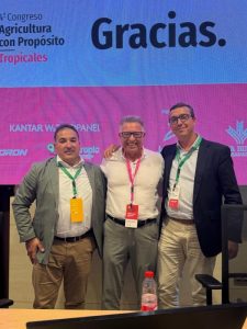 COOPERATIVA LA PALMA Agricultura Con propósito Pedro Ruiz y responsables de Caja Rural Granada