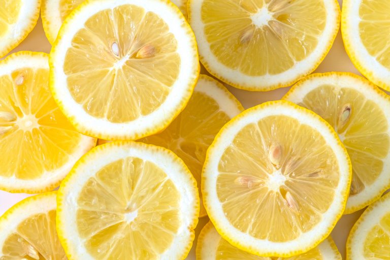 vecteezy_collection-of-fresh-yellow-lemons-slice_3201487