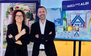 Silvia Segarra, directora de Comunicación y RRII en ALDI, y Hugo Liria, Marketing Research Business Partner en ALDI