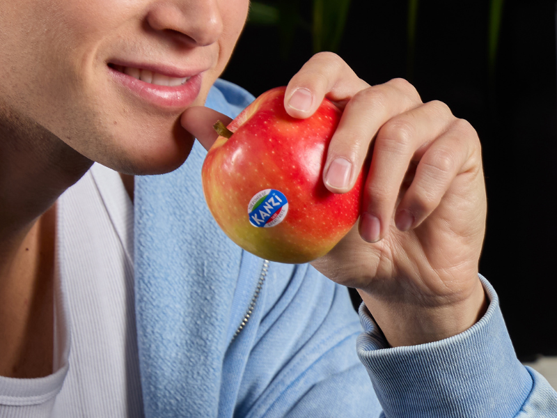 kanzi-apple